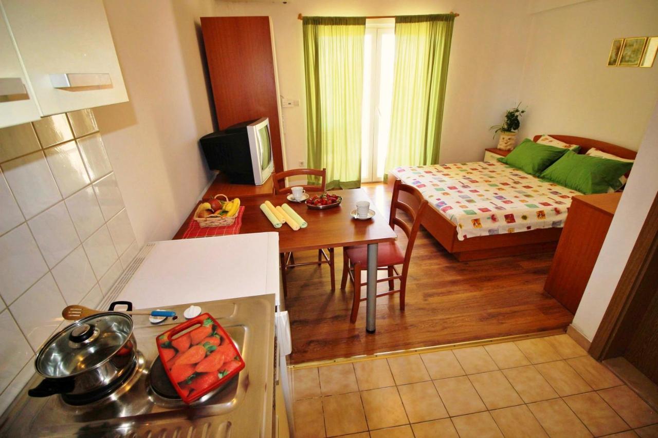 Apartments Marko Nemira Omiš Exterior foto