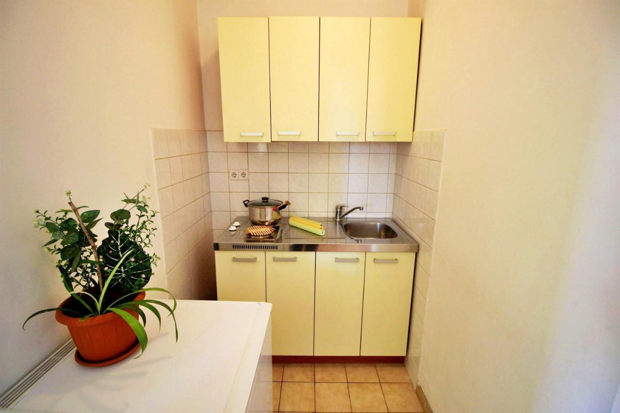 Apartments Marko Nemira Omiš Exterior foto